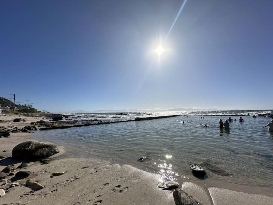 Holiday home Stunning Glencairn Close To Cape Town