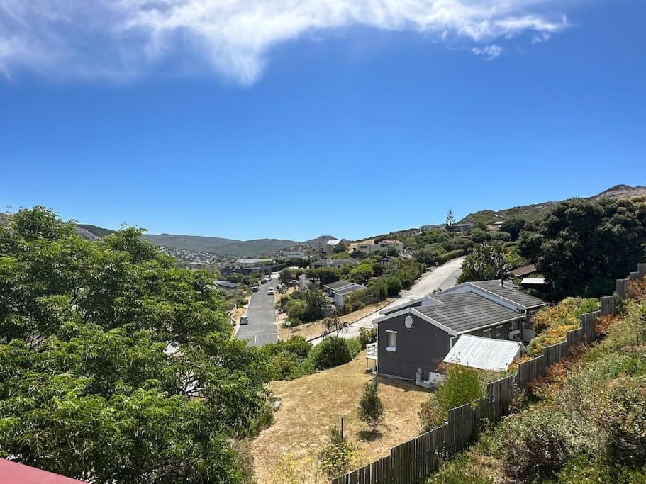 Stunning Glencairn Close To