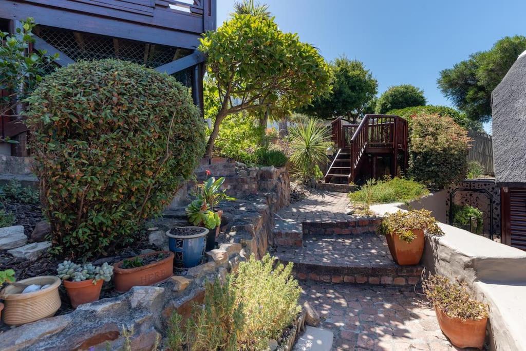 Stunning Glencairn Close To Holiday home