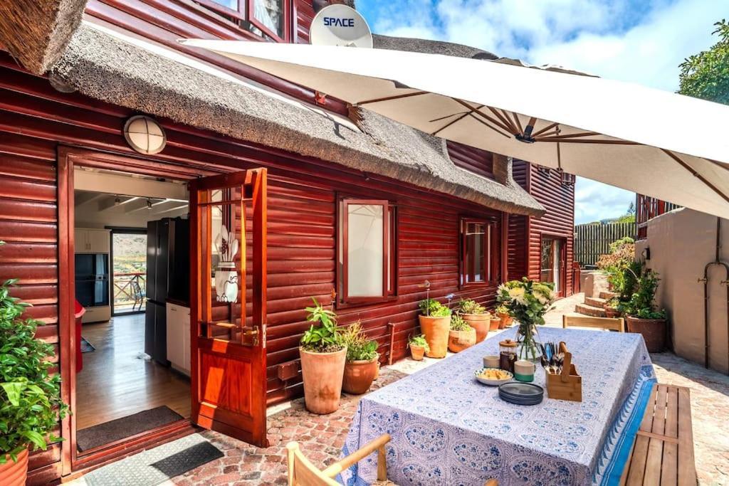 Stunning Glencairn Close To Holiday home